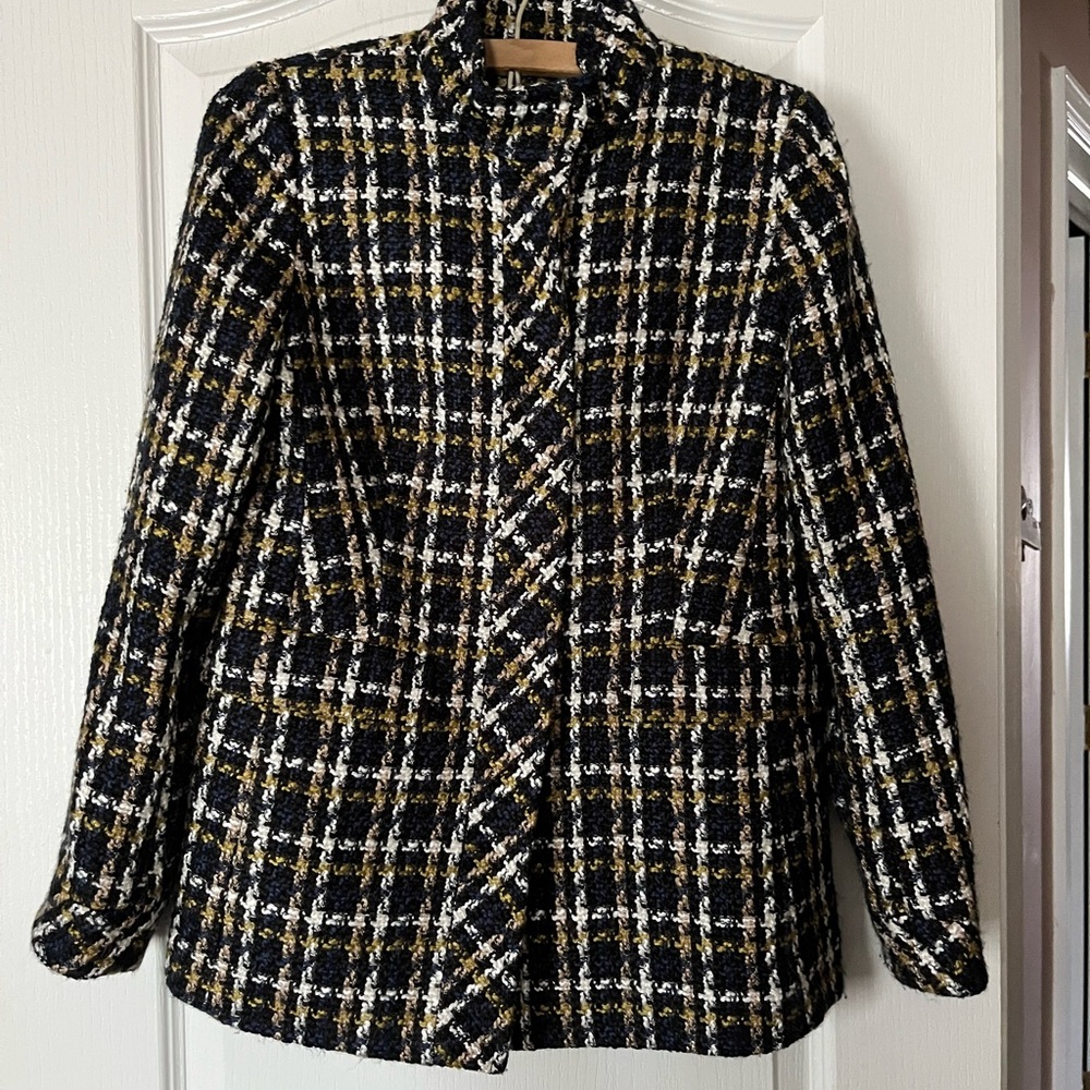 Ann Taylor Tweed Coat Size0. Fits like 2.